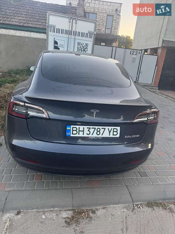 Tesla Model 3 2022