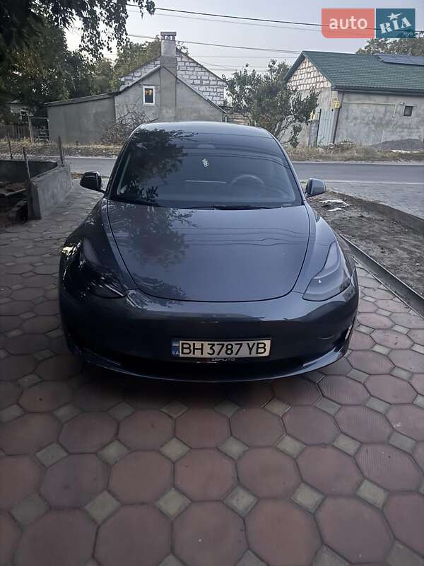 Tesla Model 3 2022