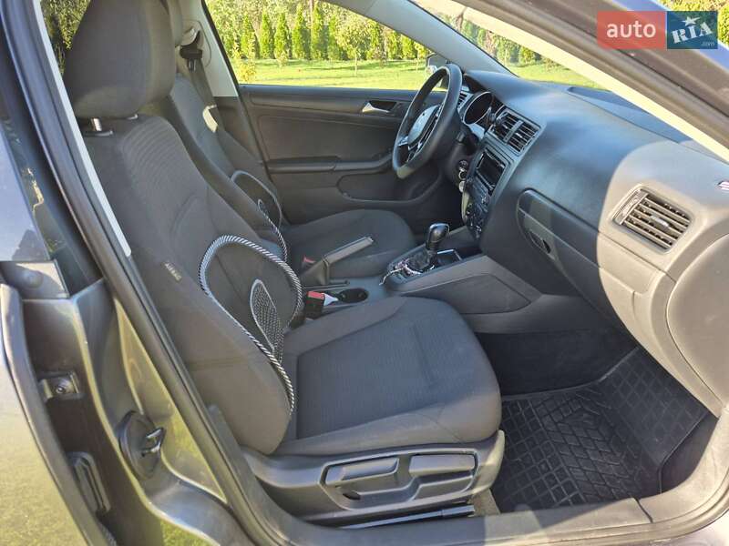 Volkswagen Jetta 2014