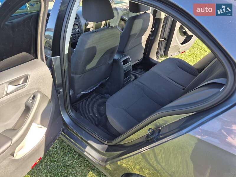 Volkswagen Jetta 2014