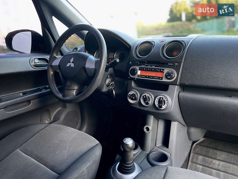 Mitsubishi Colt 2009