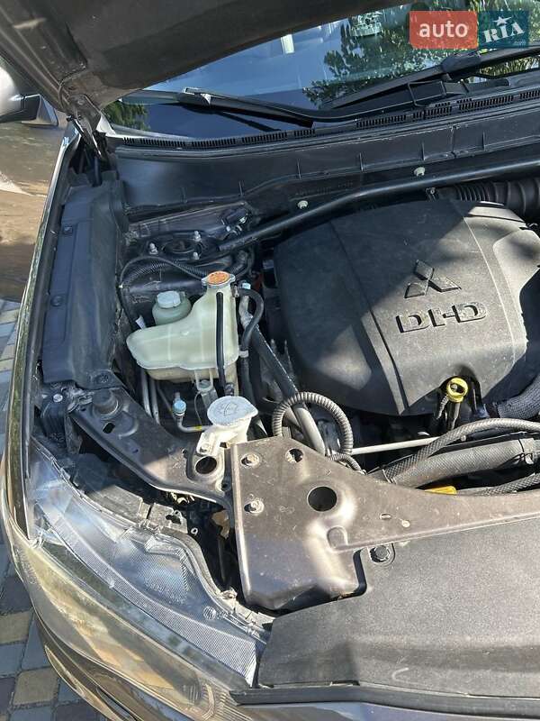 Mitsubishi Outlander 2011