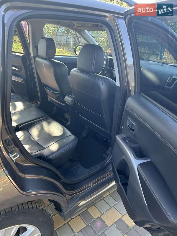 Mitsubishi Outlander 2011