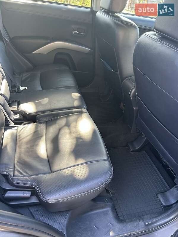 Mitsubishi Outlander 2011