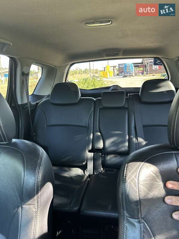 Mitsubishi Outlander 2011