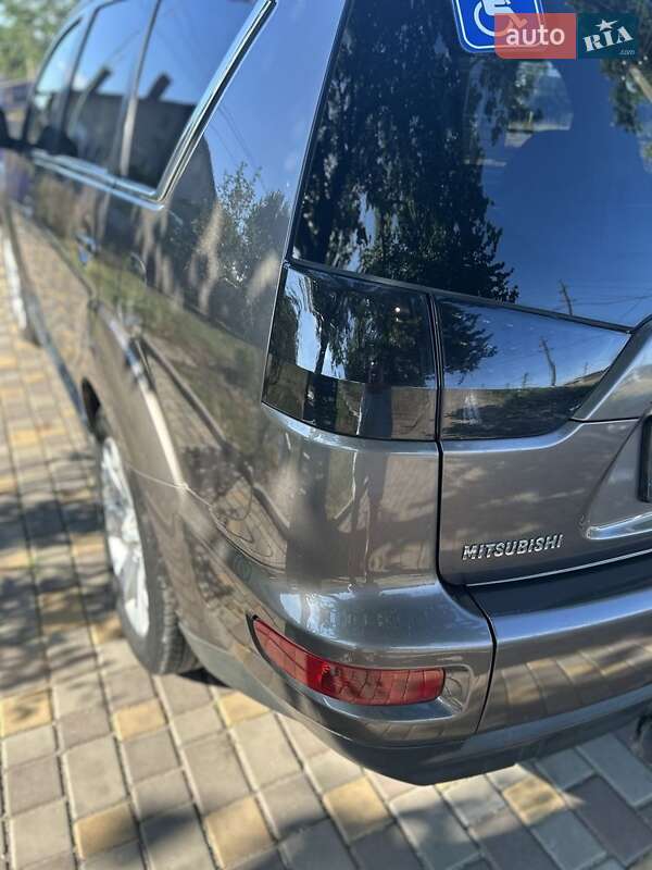 Mitsubishi Outlander 2011