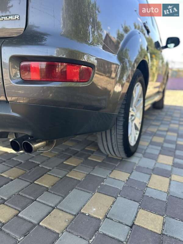 Mitsubishi Outlander 2011