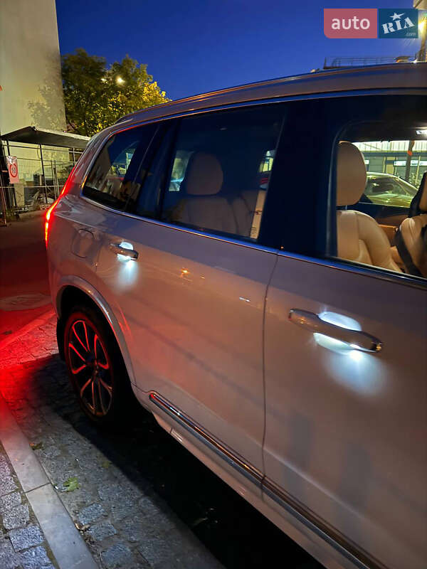 Volvo-0