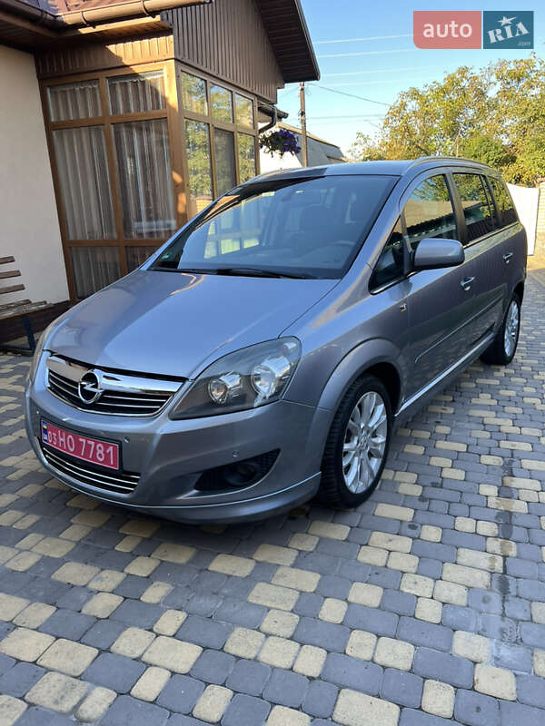 Opel Zafira 2010