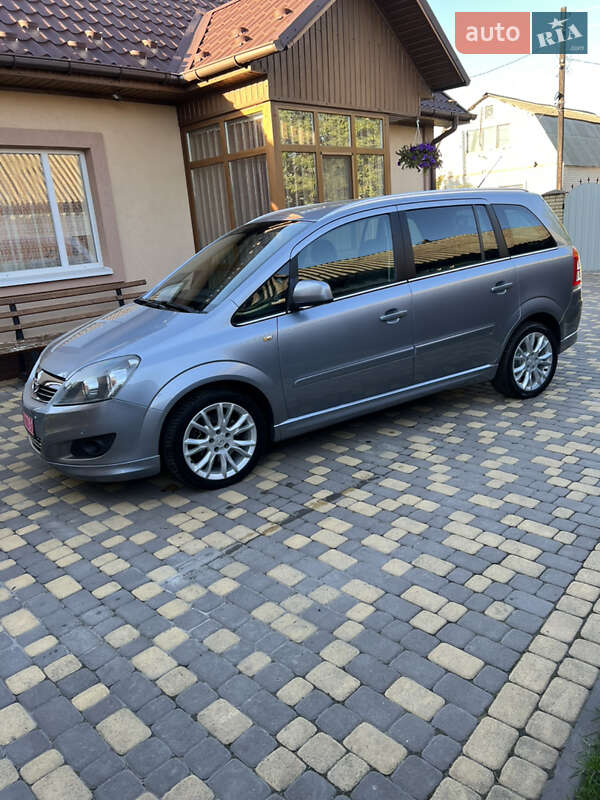 Opel Zafira 2010