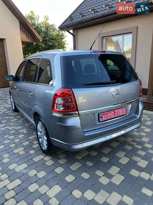 Opel Zafira 2010