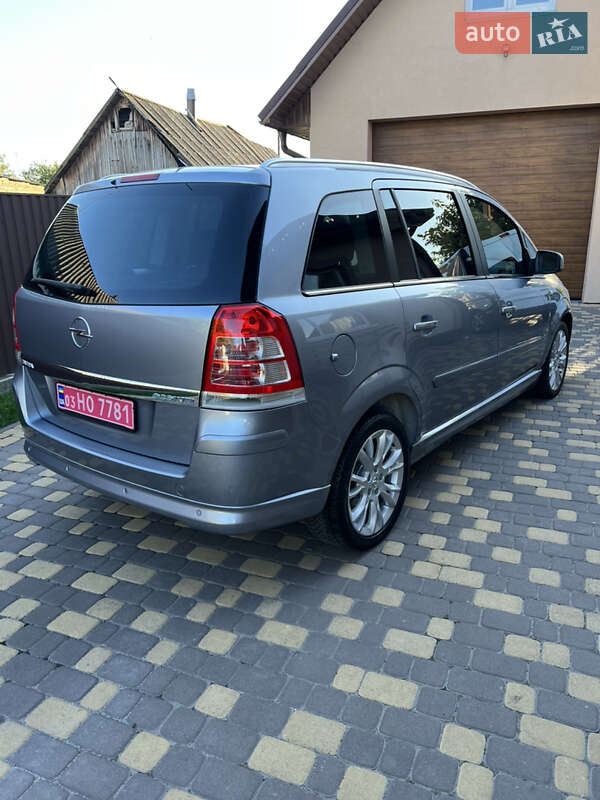 Opel Zafira 2010