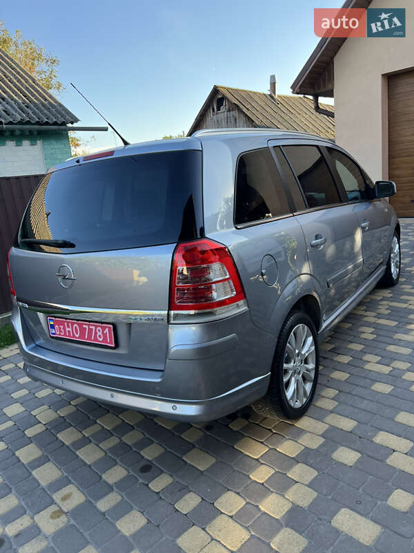 Opel Zafira 2010