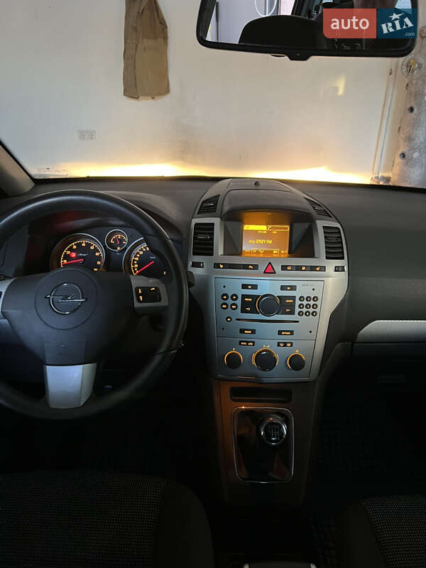 Opel Zafira 2010