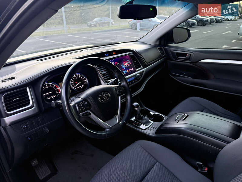 Toyota Highlander 2016