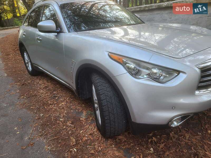 Infiniti FX 35 2012