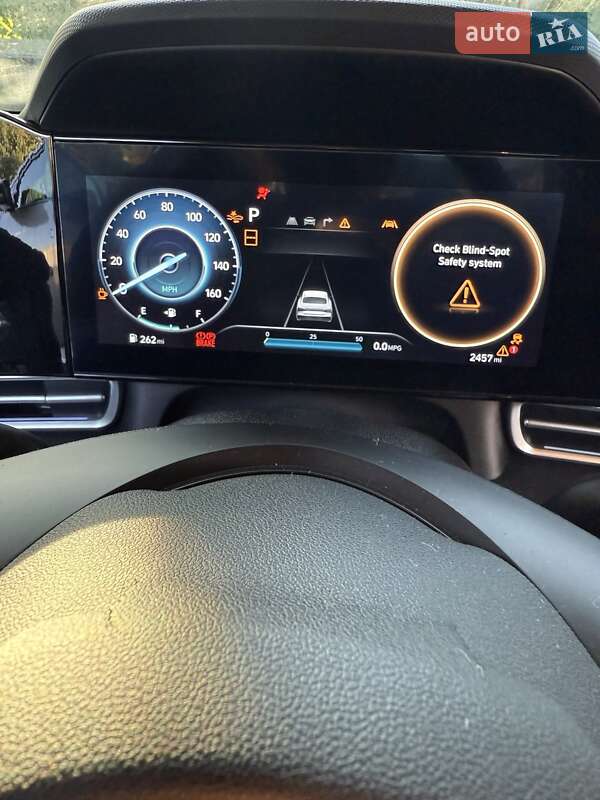 Hyundai Elantra 2024