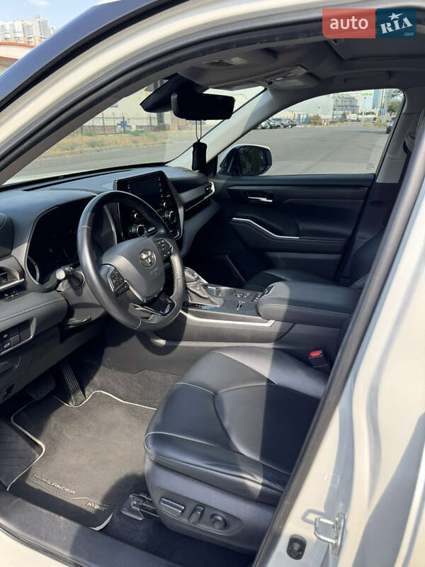 Toyota Highlander 2020