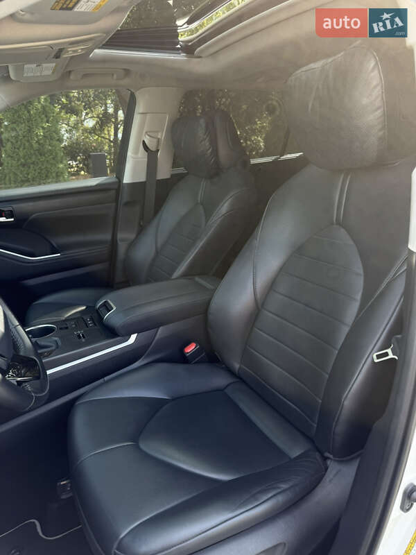 Toyota Highlander 2020