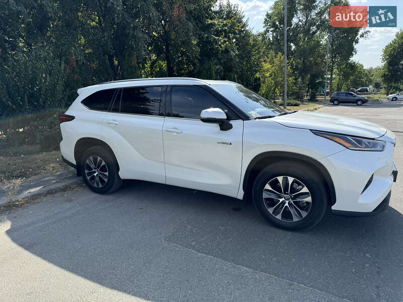 Toyota Highlander 2020