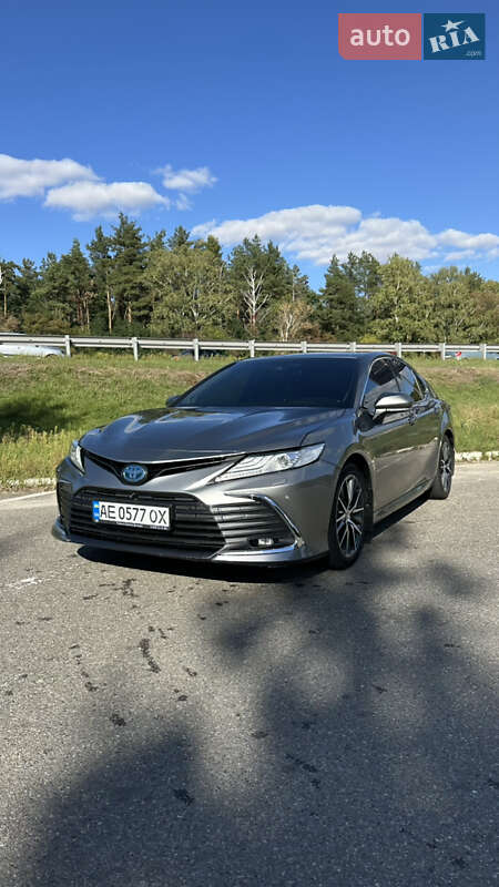 Toyota Camry 2021
