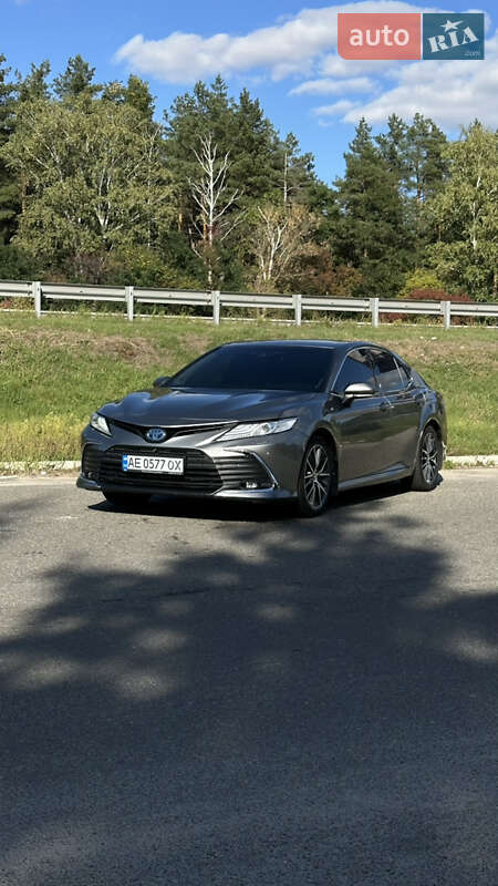 Toyota Camry 2021