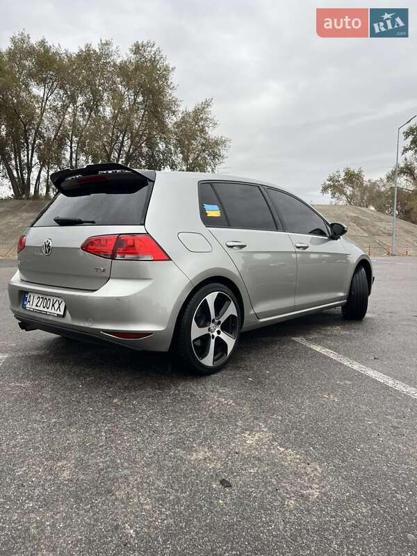 Volkswagen Golf 2014