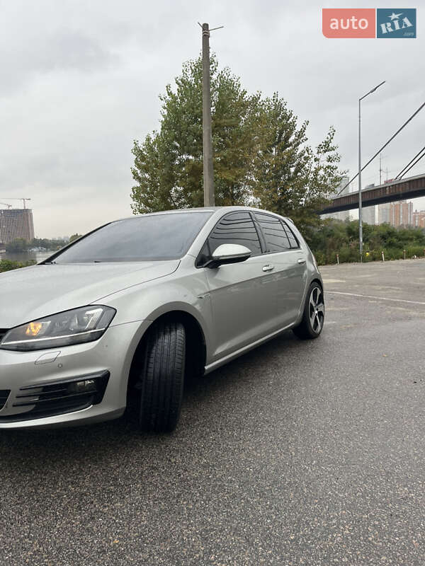 Volkswagen Golf 2014