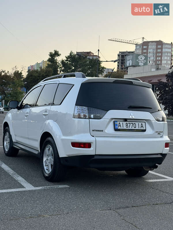 Mitsubishi Outlander 2011