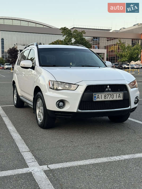 Mitsubishi Outlander 2011