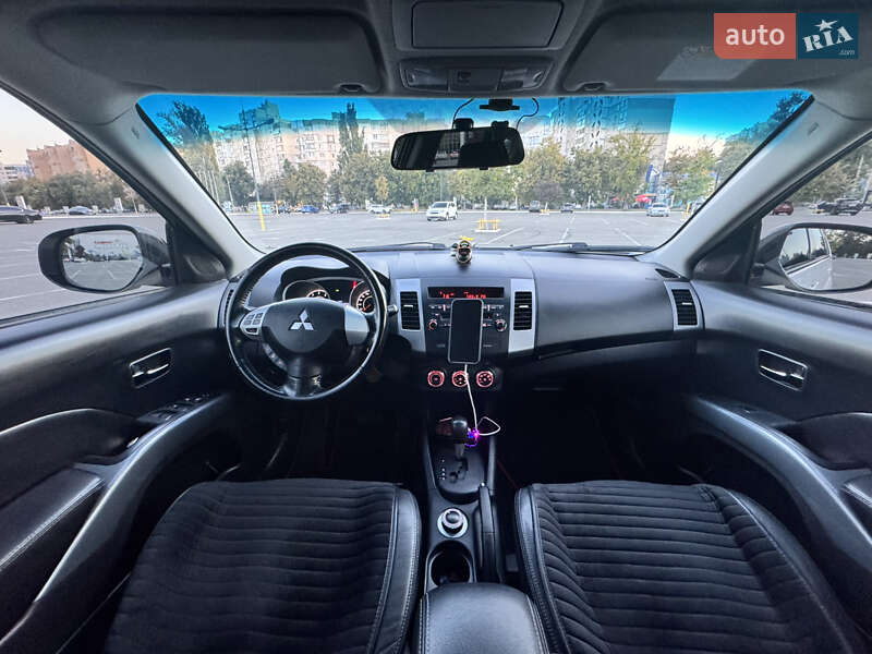 Mitsubishi Outlander 2011