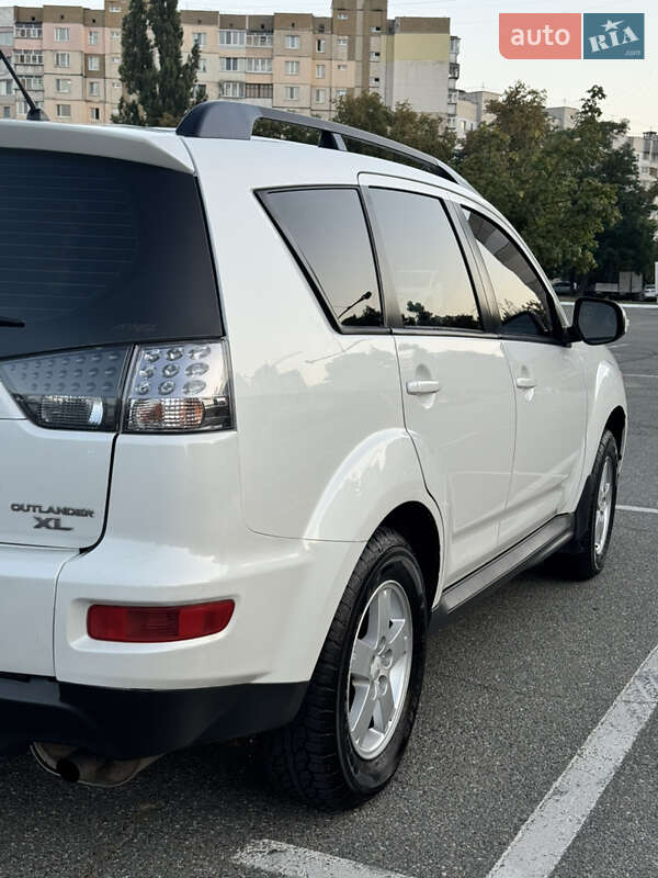 Mitsubishi Outlander 2011