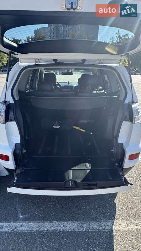 Mitsubishi Outlander 2011