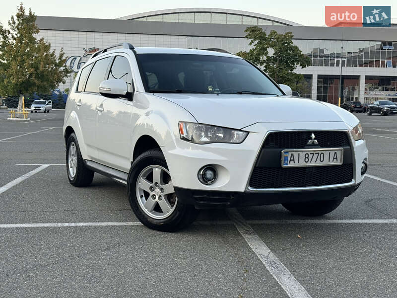 Mitsubishi Outlander 2011