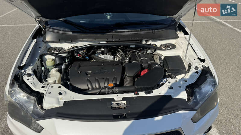 Mitsubishi Outlander 2011