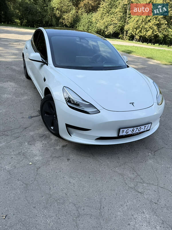 Tesla Model 3 2019