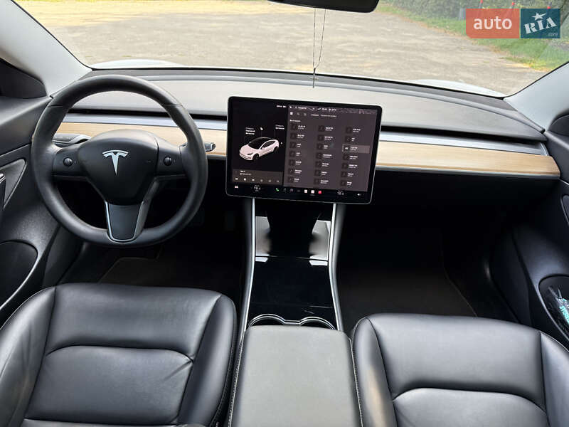 Tesla Model 3 2019