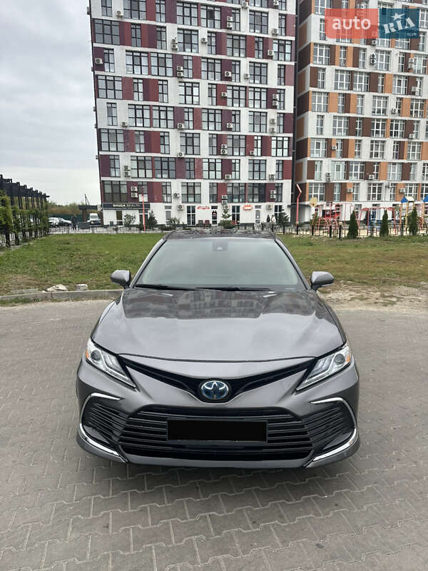 Toyota Camry 2021