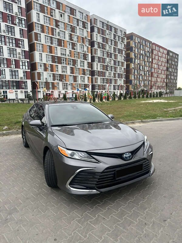 Toyota Camry 2021