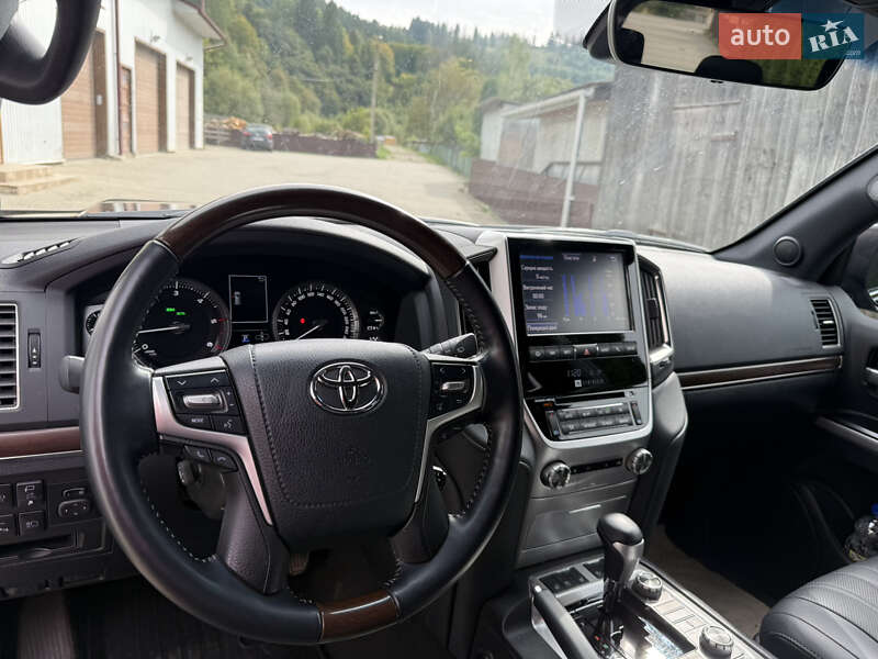 Toyota Land Cruiser 2020