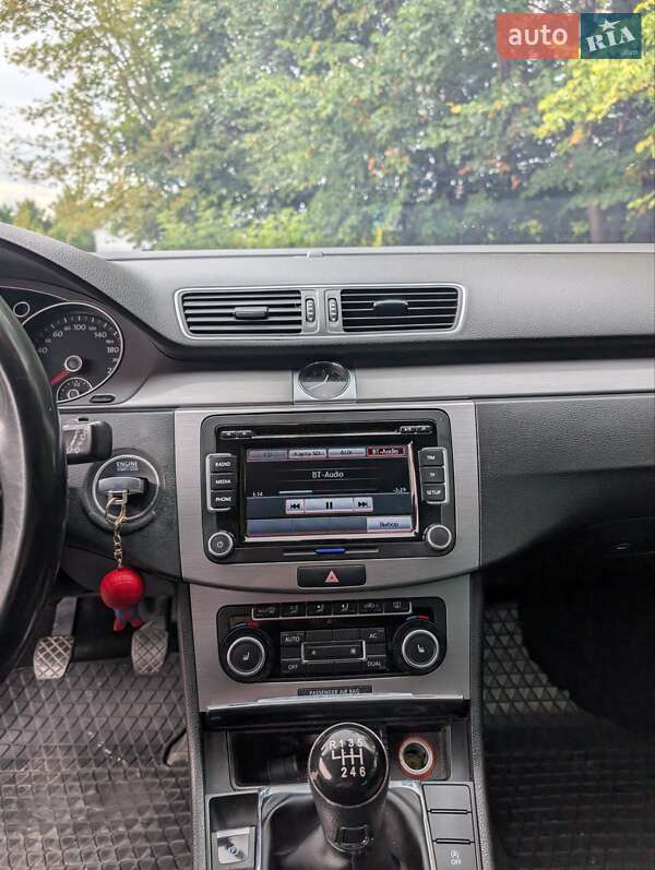 Volkswagen Passat 2011