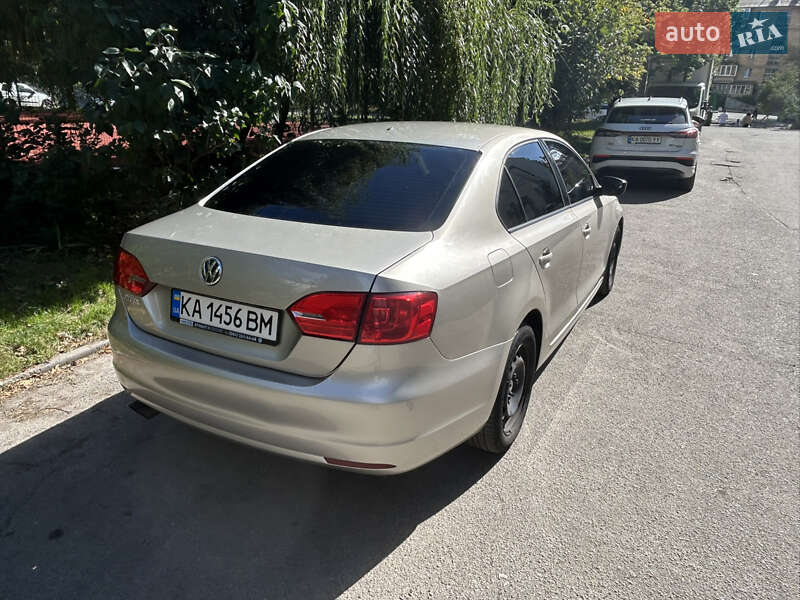 Volkswagen Jetta 2012