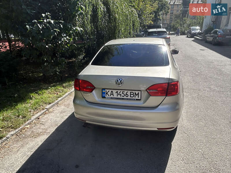 Volkswagen Jetta 2012