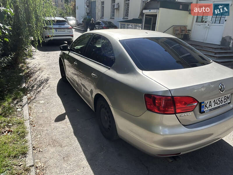 Volkswagen Jetta 2012