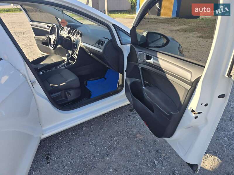 Volkswagen e-Golf 2017