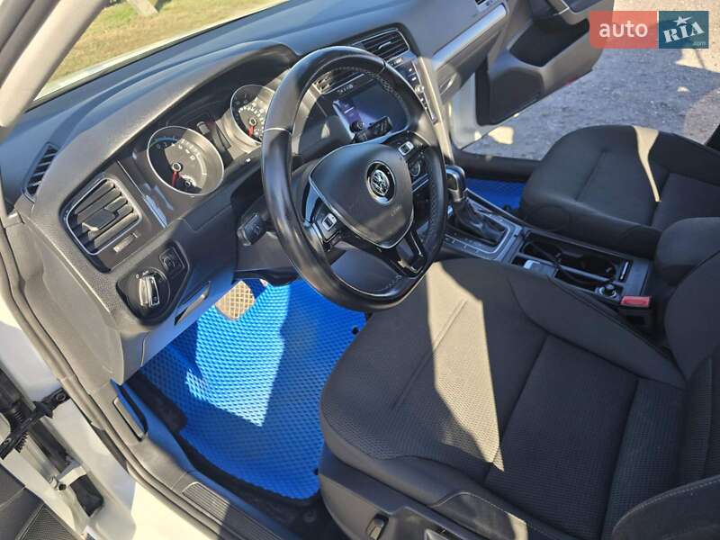 Volkswagen e-Golf 2017