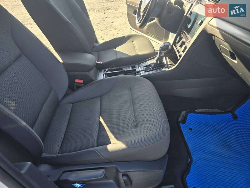 Volkswagen e-Golf 2017