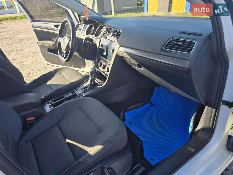 Volkswagen e-Golf 2017