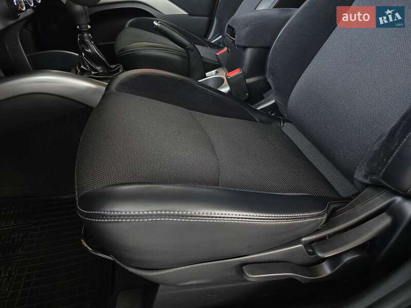 Mitsubishi Outlander 2010