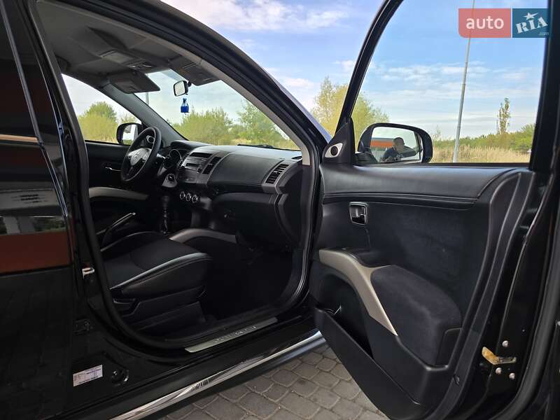 Mitsubishi Outlander 2010